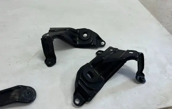 Honda CR-V Radiator mount bracket 