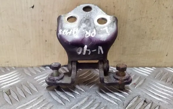 Volvo S40, V40 Front door lower hinge 