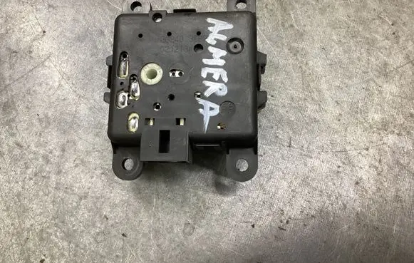 Nissan Almera N16 Air flap motor/actuator 3G24030820 021213