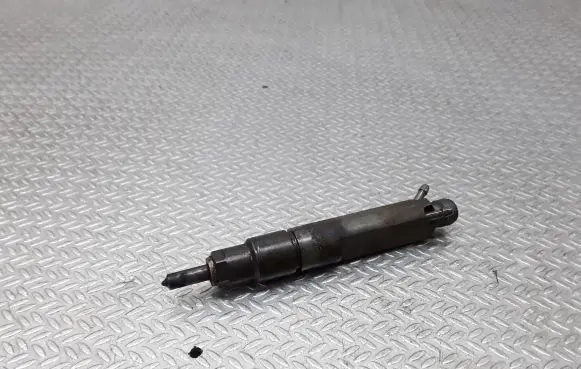 Seat Toledo II (1M) Fuel injector 038130202A