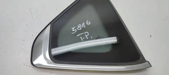 Nissan Pulsar Rear side window