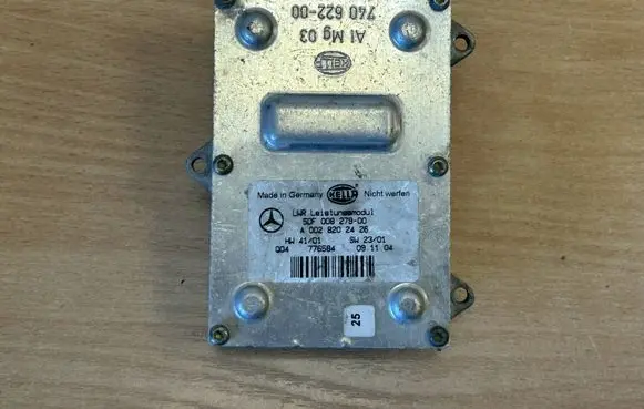 Mercedes-Benz E W211 Headlight ballast module Xenon 5DF00827900 776584 A0028202426