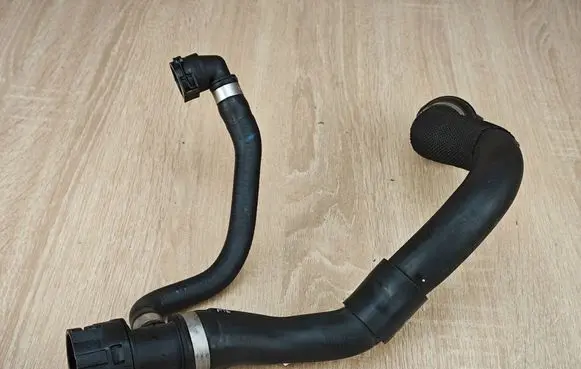 BMW 8 G16 Engine coolant pipe/hose 8678505