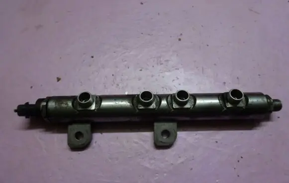 Jaguar XF X250 Fuel main line pipe 9X2Q9D280FA