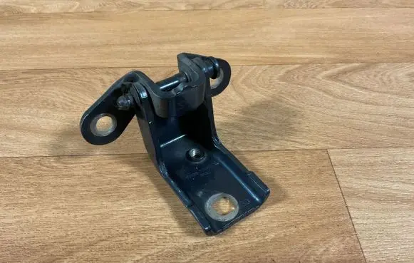 Ford Mondeo Mk III Rear door lower hinge 93BBF2808AA