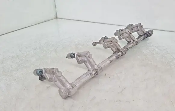 Volkswagen Touareg I Fuel main line pipe 070133317C