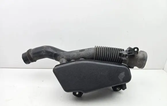 Toyota Prius+ (ZVW40) Intake resonator 1789337040 78933704
