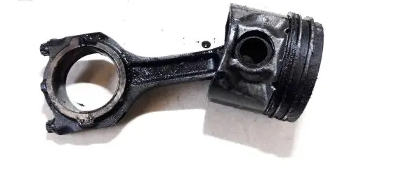 Ford Focus Piston with connecting rod