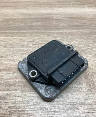 Volkswagen Golf II Ignition amplifier control unit 191905351B