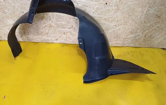 Volkswagen Fox Front wheel arch liner splash guards 5Z0809957H 5Z0809957G