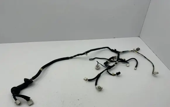 Lexus IS 220D-250-350 Front door wiring loom 8215153130F