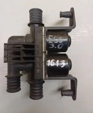 BMW 5 E60 E61 Coolant heater control valve 693170801 1147412181 050127