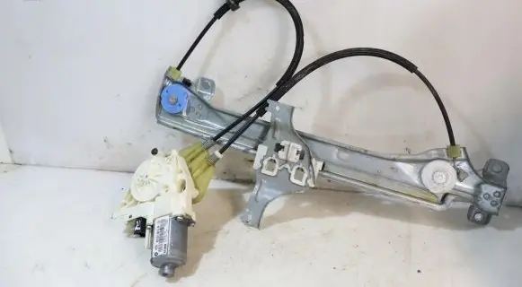 Renault Fluence Rear window lifting mechanism without motor