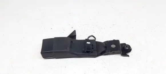 Toyota Avensis T270 Rear seatbelt buckle 6093092