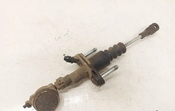 Opel Astra H Clutch master cylinder 90523769