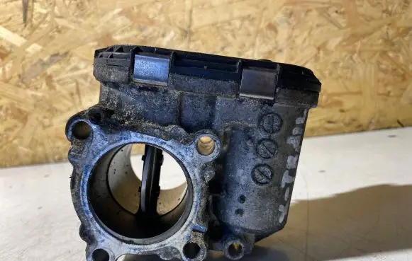 Nissan X-Trail T31 Throttle valve 8200330810 0281002681 8200330812