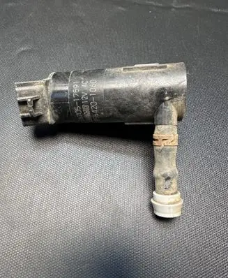 Toyota Hilux (AN120, AN130) Windscreen/windshield washer pump 3670517591 8554201060