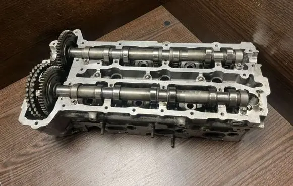 Mercedes-Benz Sprinter W906 Engine head A6420101121 A642010112115500