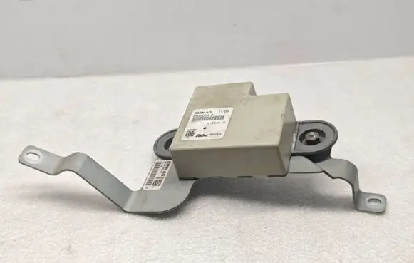 BMW 5 E60 E61 Aerial antenna amplifier 6935024