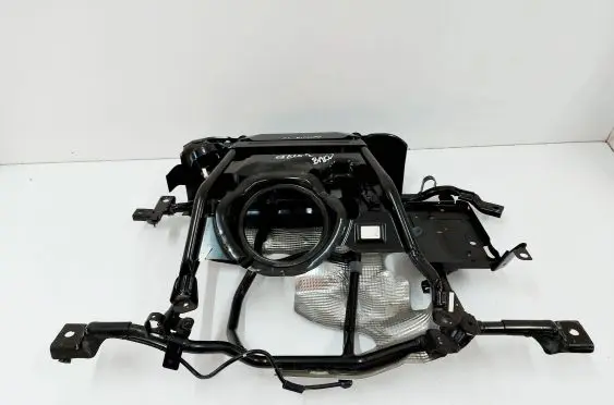 Skoda Octavia Mk4 Fuel tank mounting bracket 5E3