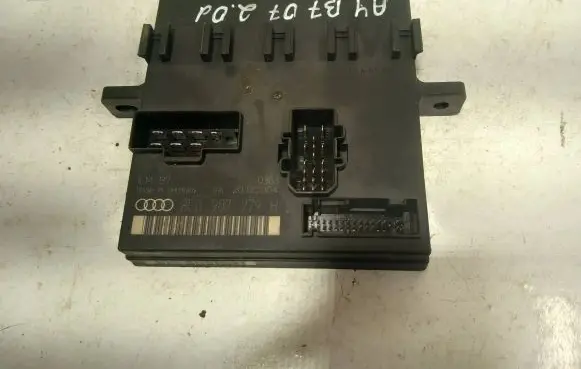 Audi A4 S4 B7 8E 8H Comfort/convenience module 8E0907279H
