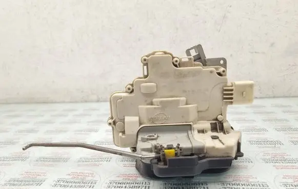 Audi A6 S6 C6 4F Front door lock 4F1837016