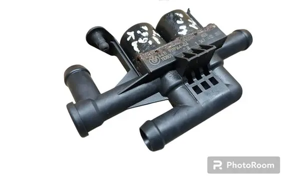BMW 5 F10 F11 Coolant heater control valve 6411911916404