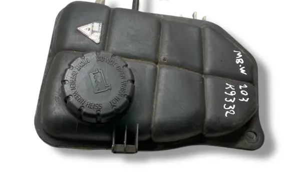Coolant expansion tank/reservoir