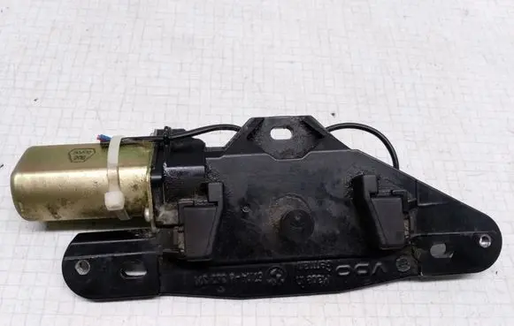 BMW 5 E39 Tailgate/trunk/boot lock/catch/latch 67148362371