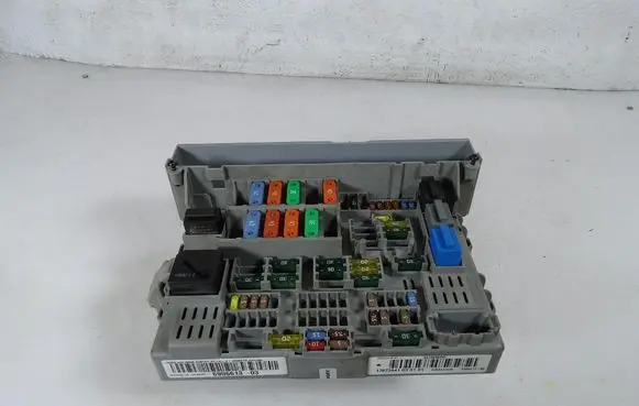 BMW 1 E81 E87 Fuse box set 6906613-03