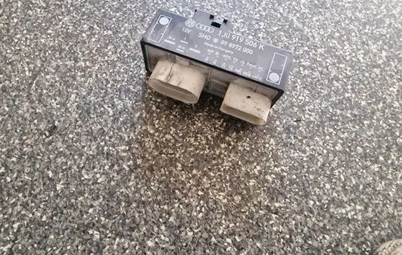 Coolant fan relay