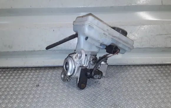 Volkswagen Up Master brake cylinder 