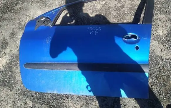 Peugeot 206 Front door melynos