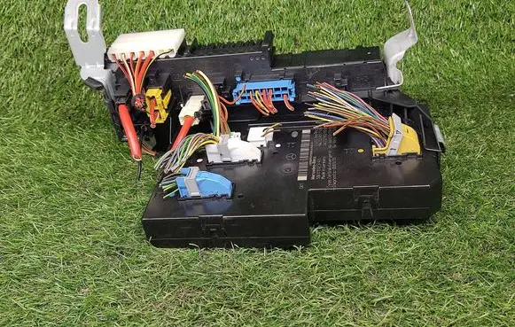 Mercedes-Benz E W212 Power management control unit 2129009922 2129017306 2129020008
