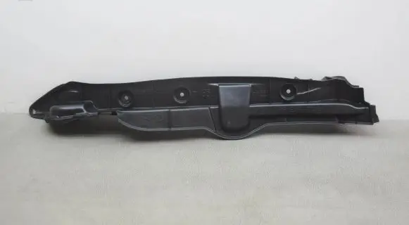 Fender trim (molding)