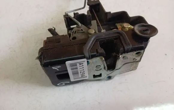 Opel Antara Rear door lock 