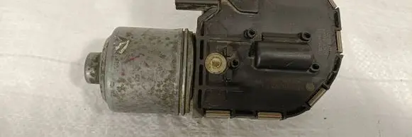 Volkswagen Golf Plus Wiper motor 5M0955119B 0390241979 021SW0501