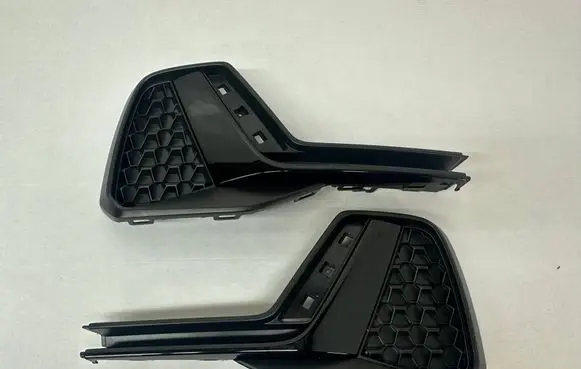 Audi A1 Front bumper lower grill 82A807834B 82A807833B 82A807834