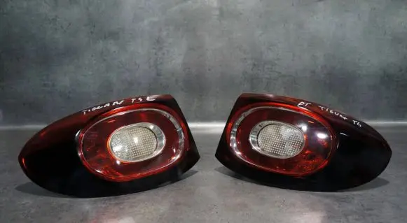 Volkswagen Tiguan Rear/tail lights 5N0945095H 5N0945096H