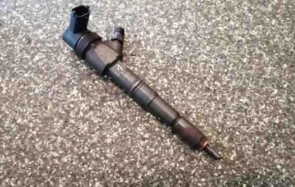 Opel Zafira C Fuel injector 0445110423 55577668