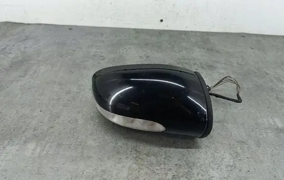 Mercedes-Benz C W203 Front door electric wing mirror 413133418