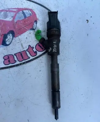 Toyota Auris 150 Fuel injector 2367033040