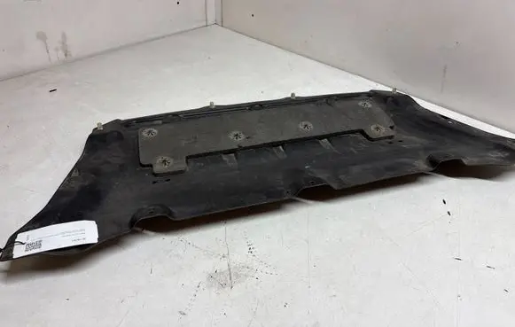 BMW 5 G30 G31 G38 Engine splash shield/under tray 7363730