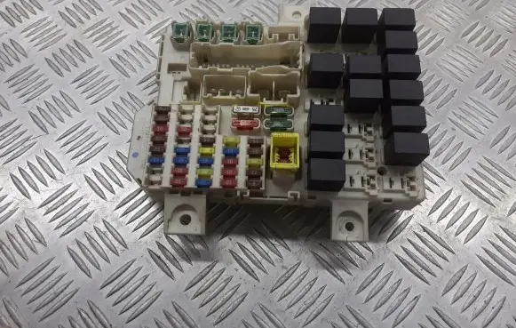 Mitsubishi Colt CZ3 Fuse box cover MN108319
