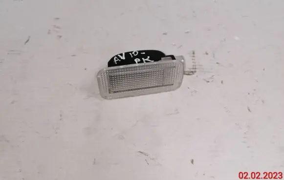 Toyota Avensis T270 Boot/trunk interior light 8133005050 8125005040