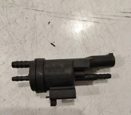 Mercedes-Benz E W211 Vacuum valve 0025401497