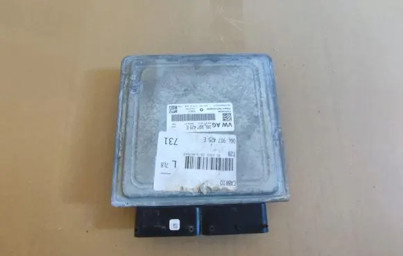 Audi A5 Engine control unit/module 06L907425E