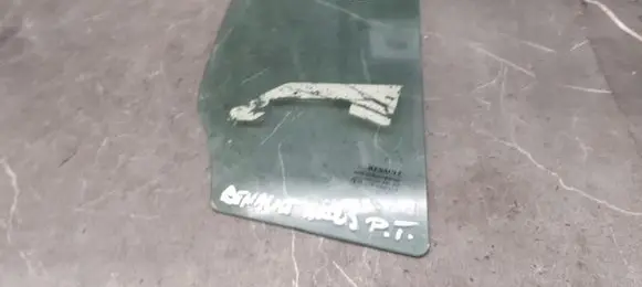 Renault Modus Rear door window glass
