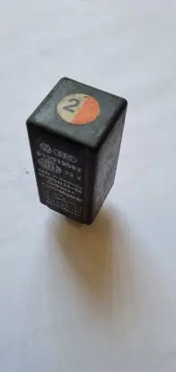 Audi 80 90 B3 Other relay 813919082 5KH00415404