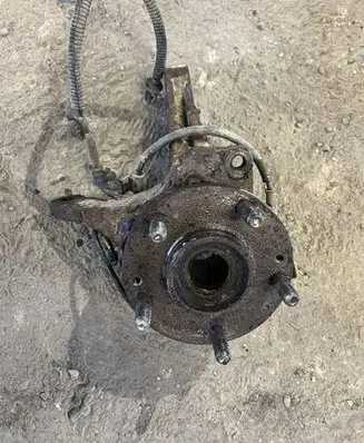 Hyundai Tucson JM Front wheel hub spindle knuckle